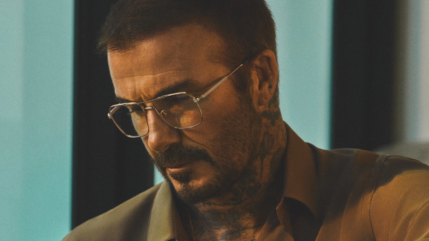 Lunettes de vue dorées David Beckham, montées chez La Lunetterie à Amiens